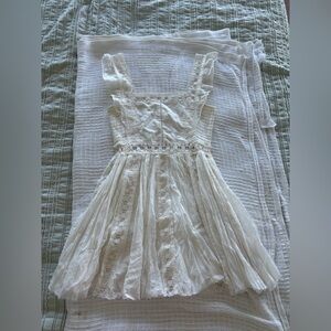 Elegant White Lace Dress